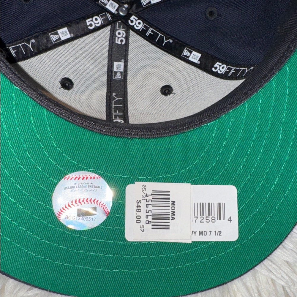 NewEra MoMA NewYork Yankees 59FIFTY Hat - Picture 14 of 15